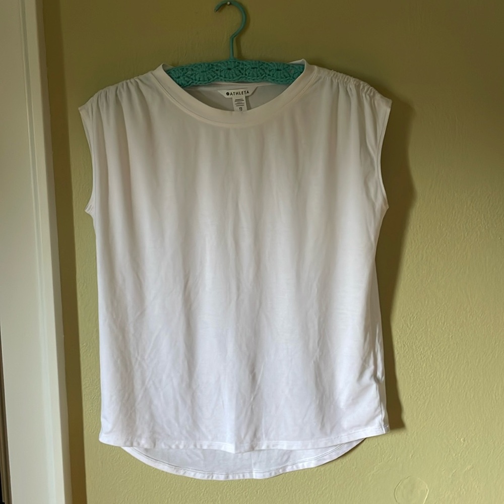 Athlete white getaway tee size xs
